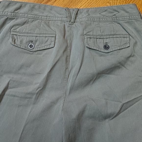 Woman's gray Eddie Bauer pants - Picture 8 of 9